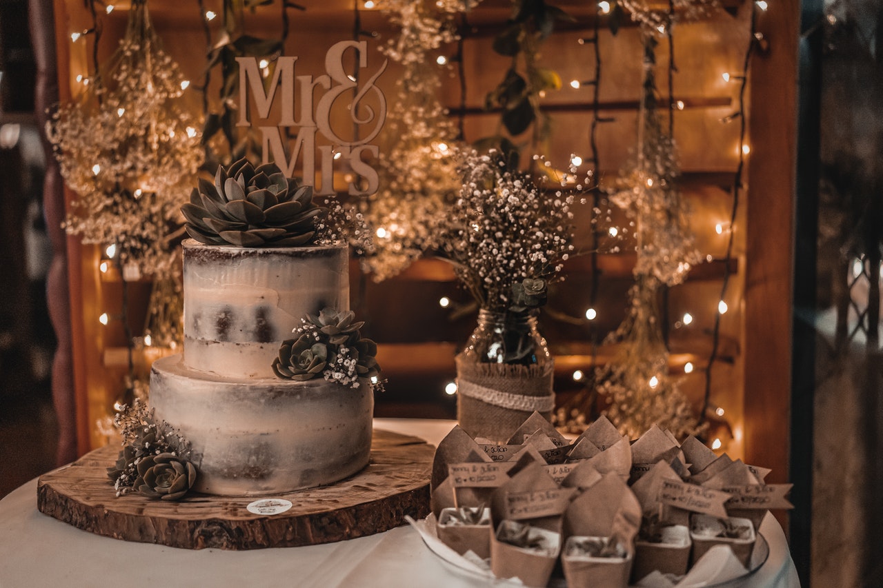 The Ultimate Cake Table Guide 2022
